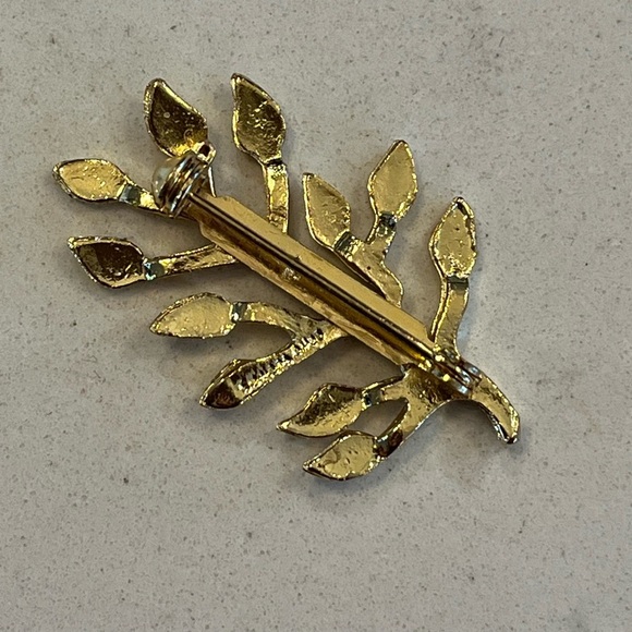 Vintage signed Éditions Atlas Gold tones Leaf Brooch - Picture 2 of 3
